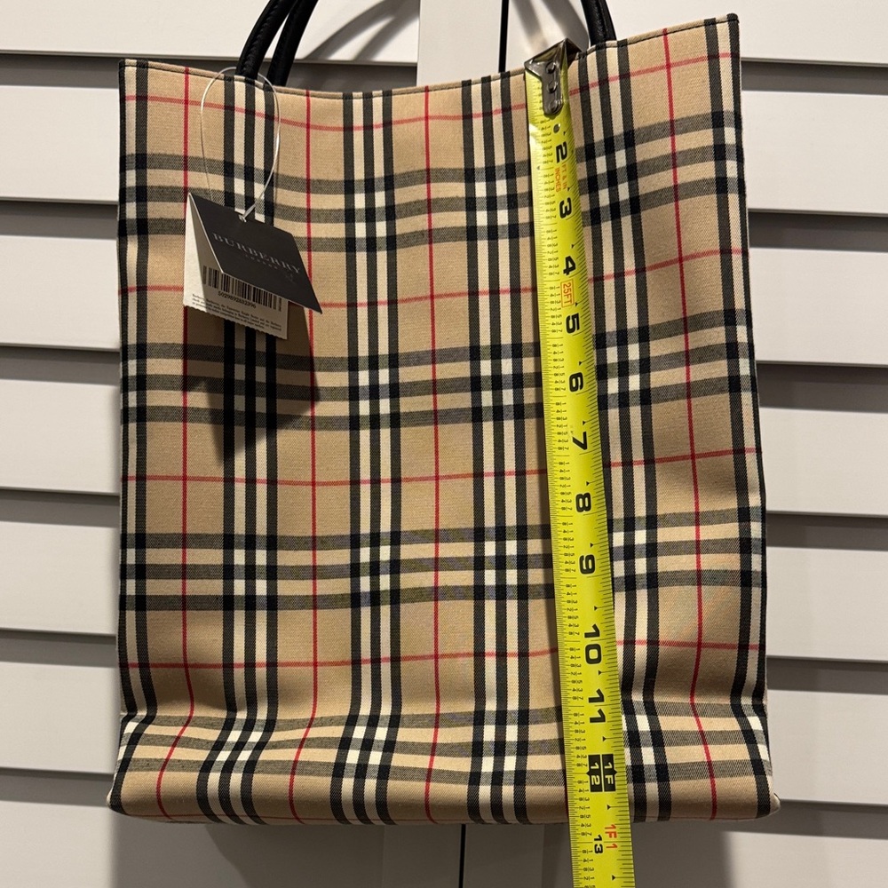 Burberry NWT Nova Check Large Beige and Black Check Tote - Picture 9 of 10